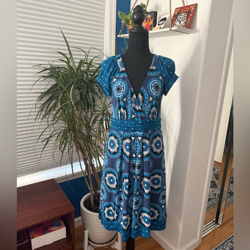 Esi dress size 6.